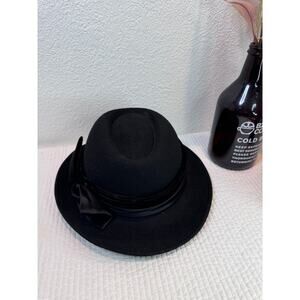 Bollman Black Wool Felt Hat Vintage Bow Detail 1920s‎ Cloche Derby Style